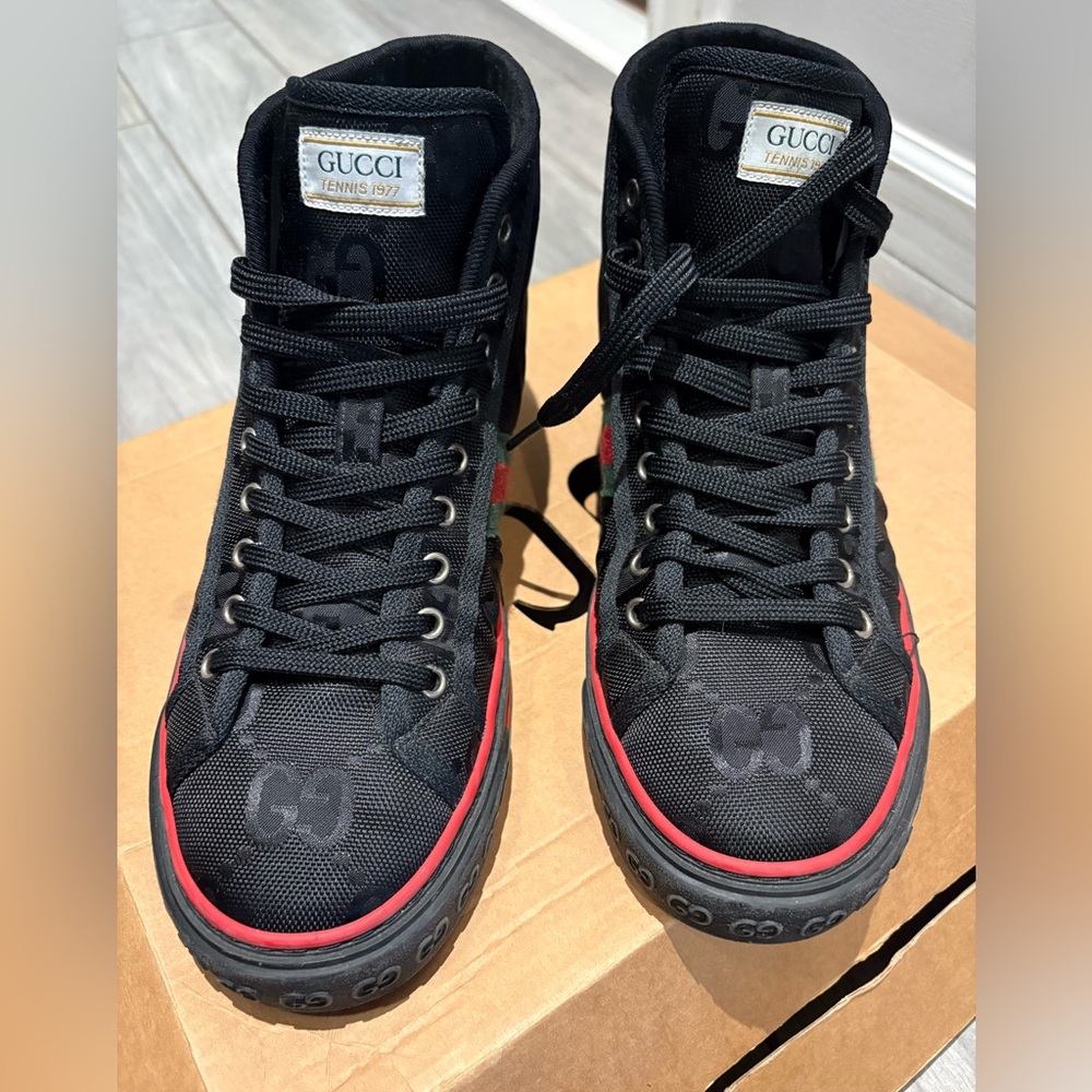 Gucci Men's Black and Red High-Top Sneakers size 7.5.. fits like a 9-9.5 US size